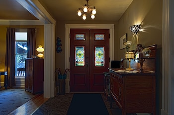 Ash Street Inn,,4 star