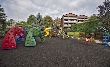 lodges at cresthaven