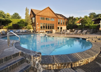 lodges at cresthaven