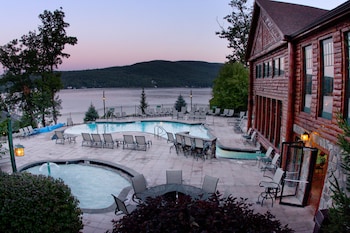 lodges at cresthaven