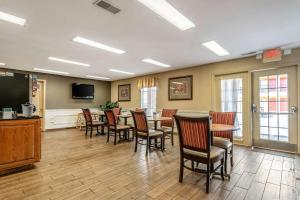 quality inn decatur river city