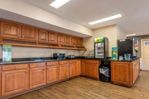 quality inn decatur river city