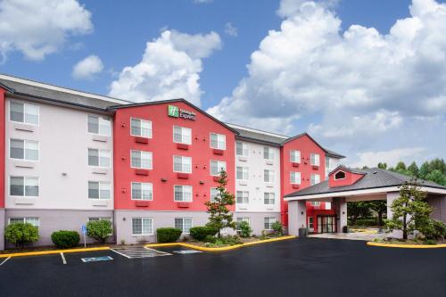 holiday inn express and suites lincoln city by ihg
