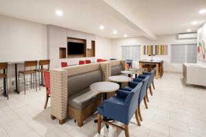 holiday inn express and suites lincoln city by ihg