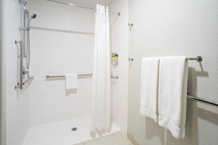 holiday inn express and suites lincoln city by ihg