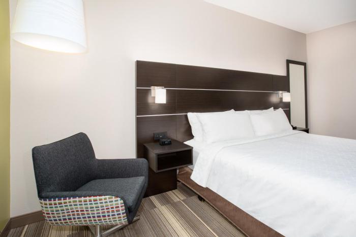 holiday inn express and suites lincoln city by ihg