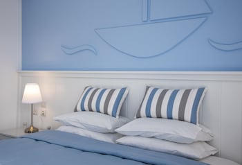 naiades marina hotel