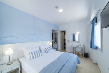 naiades marina hotel