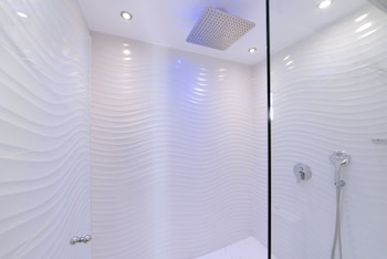 naiades marina hotel