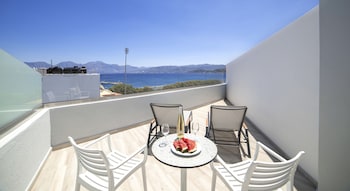 naiades marina hotel