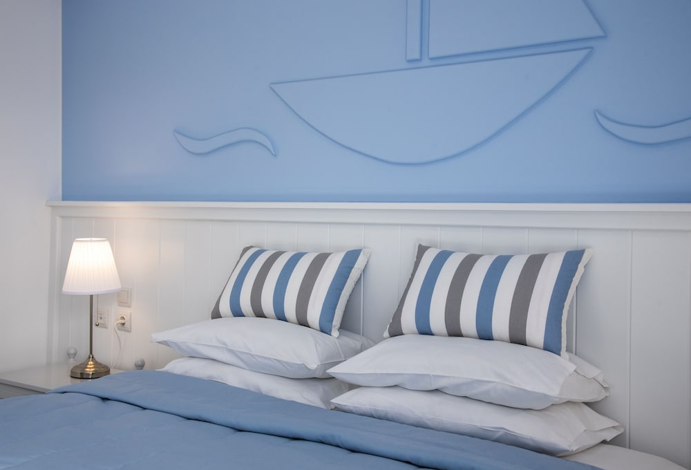 naiades marina hotel