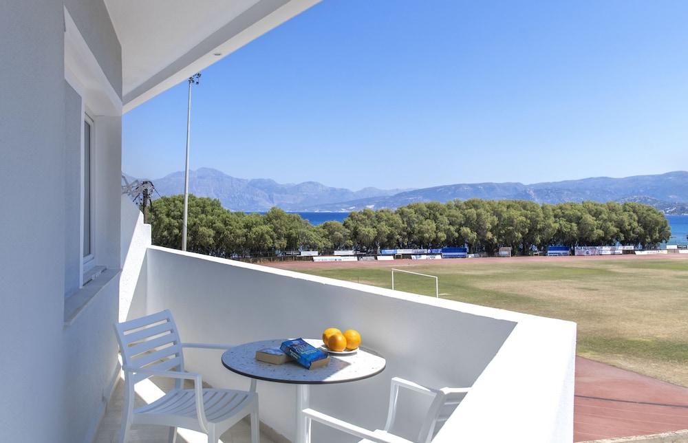 naiades marina hotel