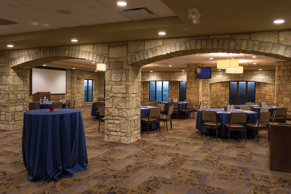 the oread lawrence tapestry collection by hilton