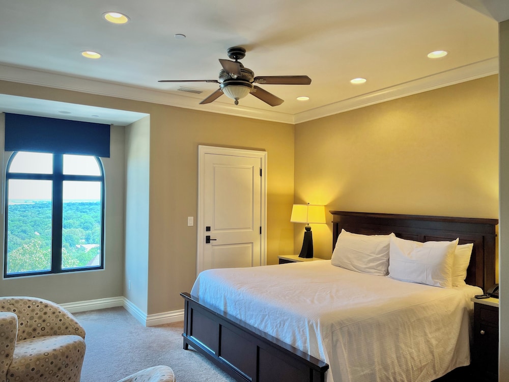 the oread lawrence tapestry collection by hilton