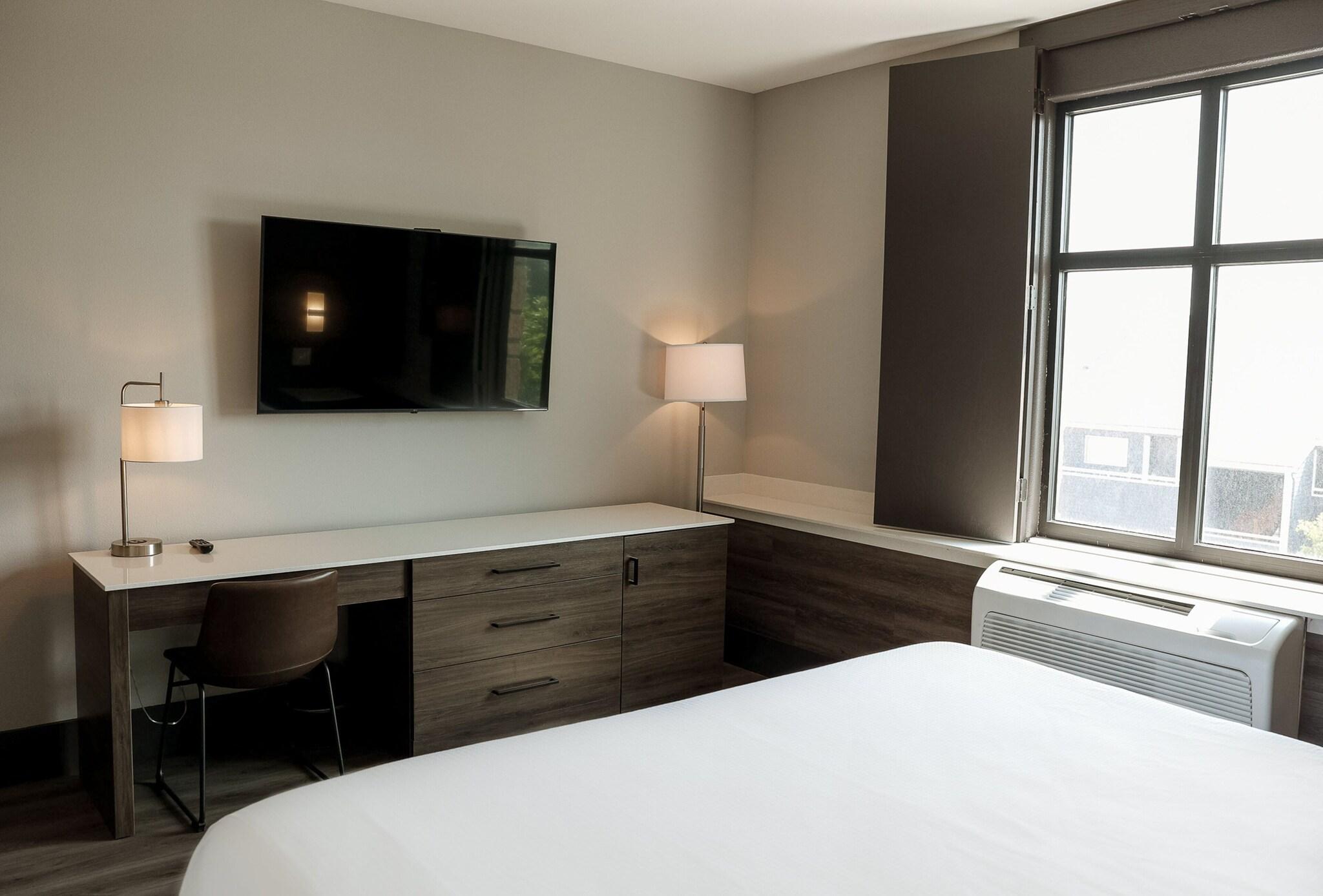 the oread lawrence tapestry collection by hilton