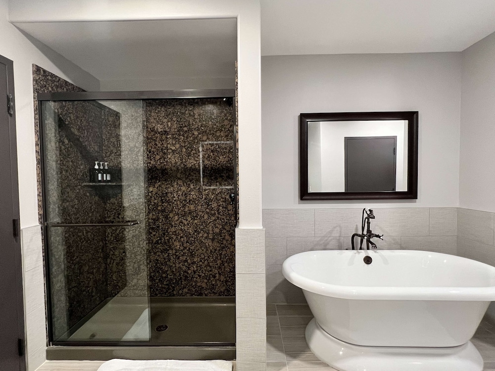 the oread lawrence tapestry collection by hilton