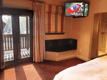 border house at crystal bay casino