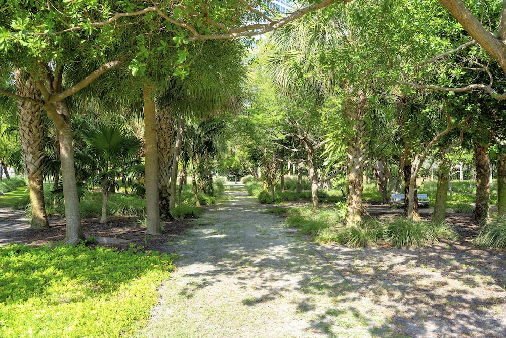 greenview hotel by lowkl