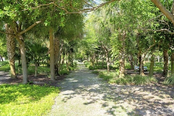 greenview hotel by lowkl