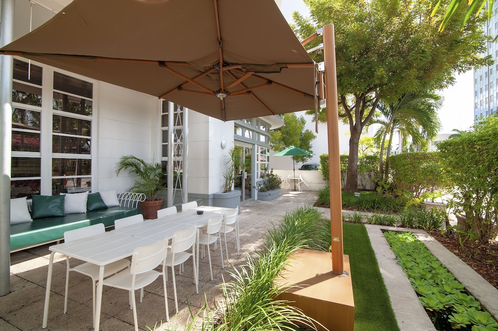 greenview hotel by lowkl