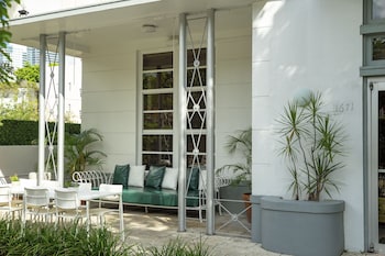 greenview hotel by lowkl