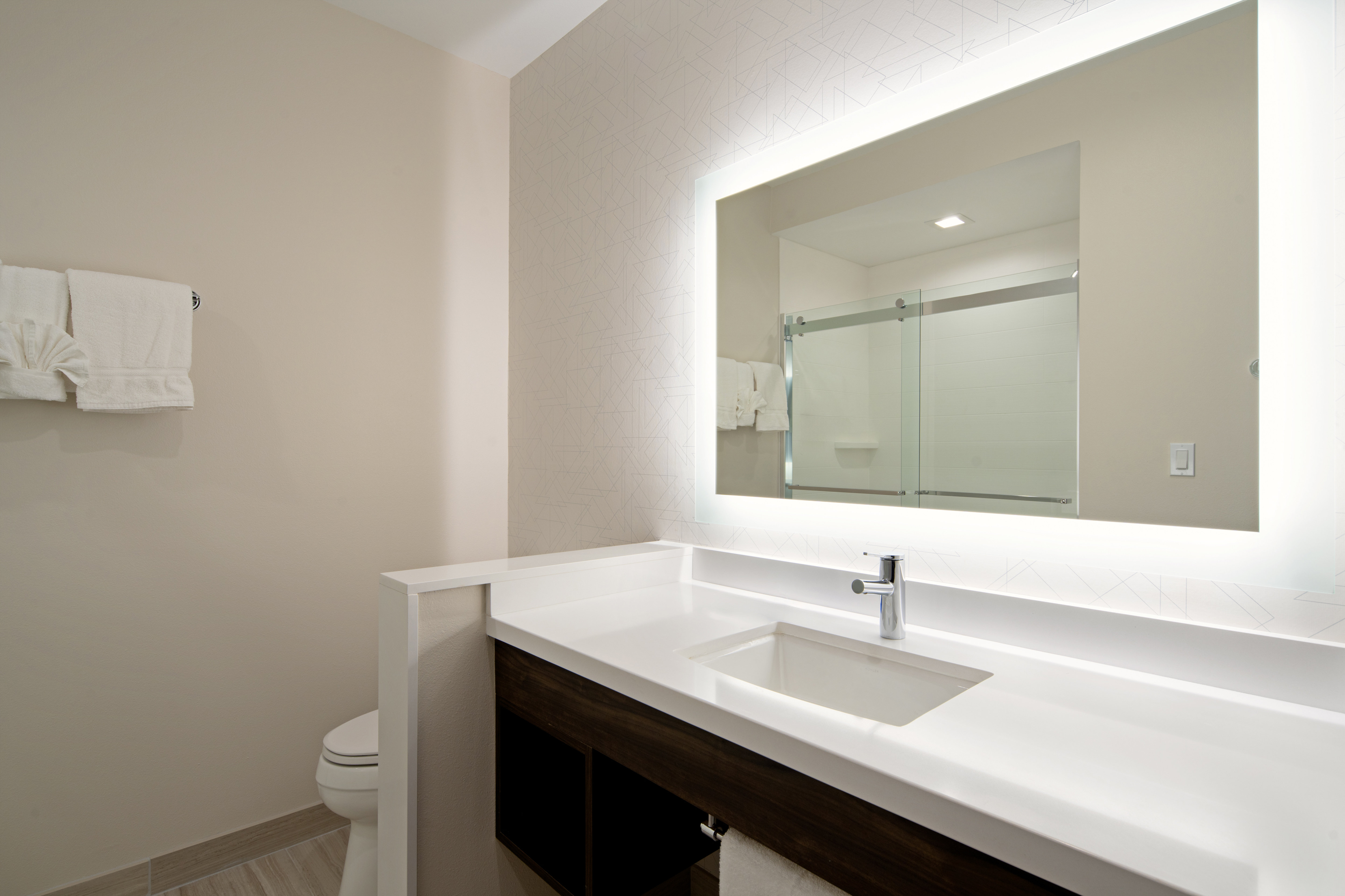 holiday inn express and suites valencia santa clarita