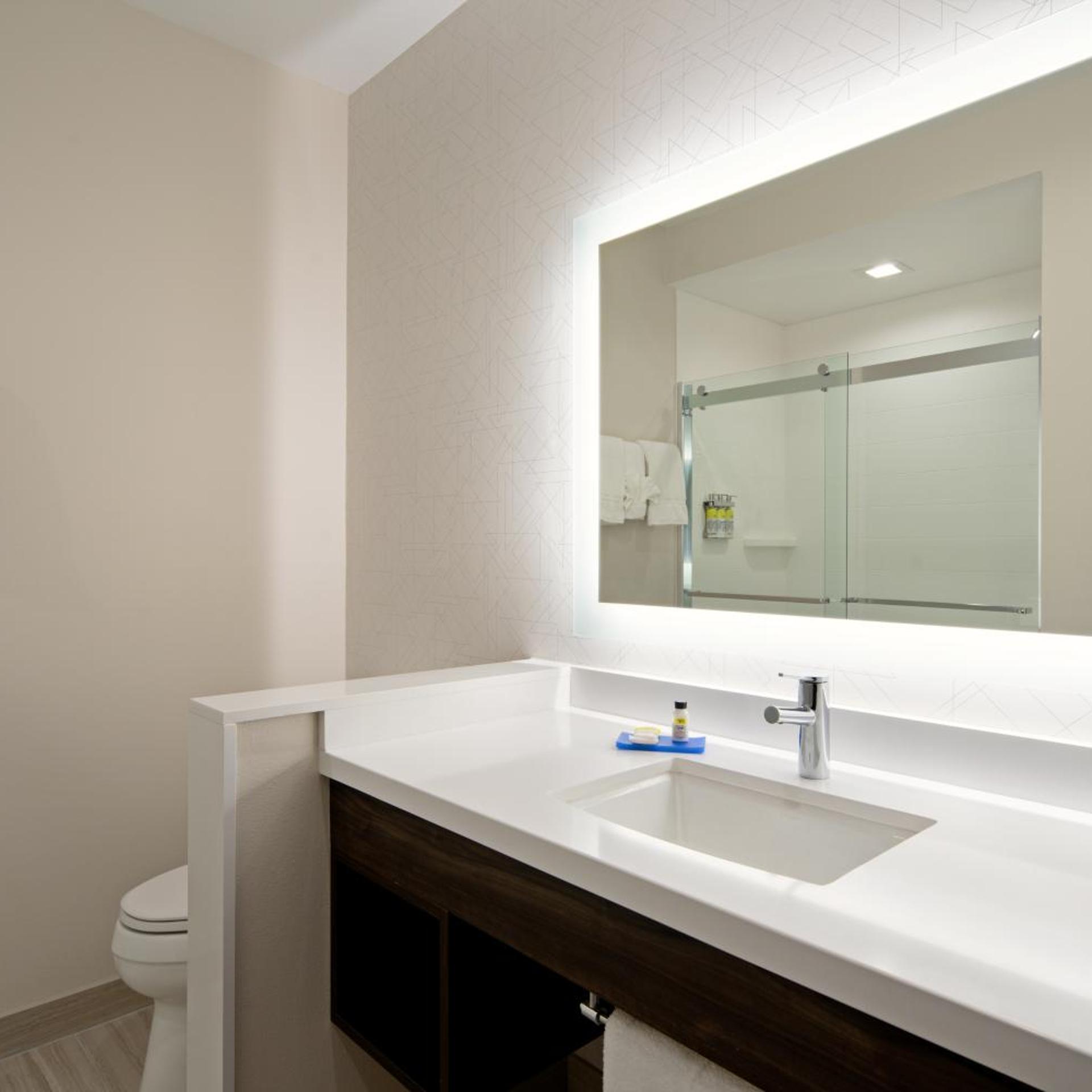 holiday inn express and suites valencia santa clarita