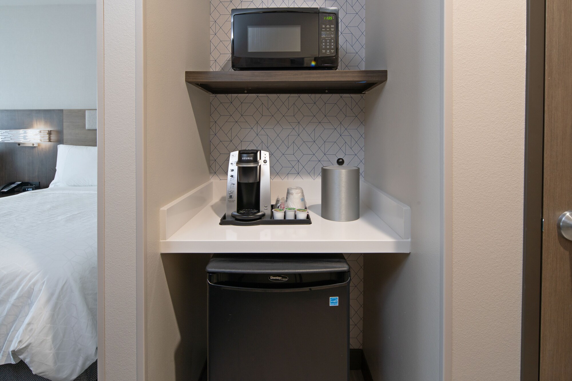 holiday inn express and suites valencia santa clarita