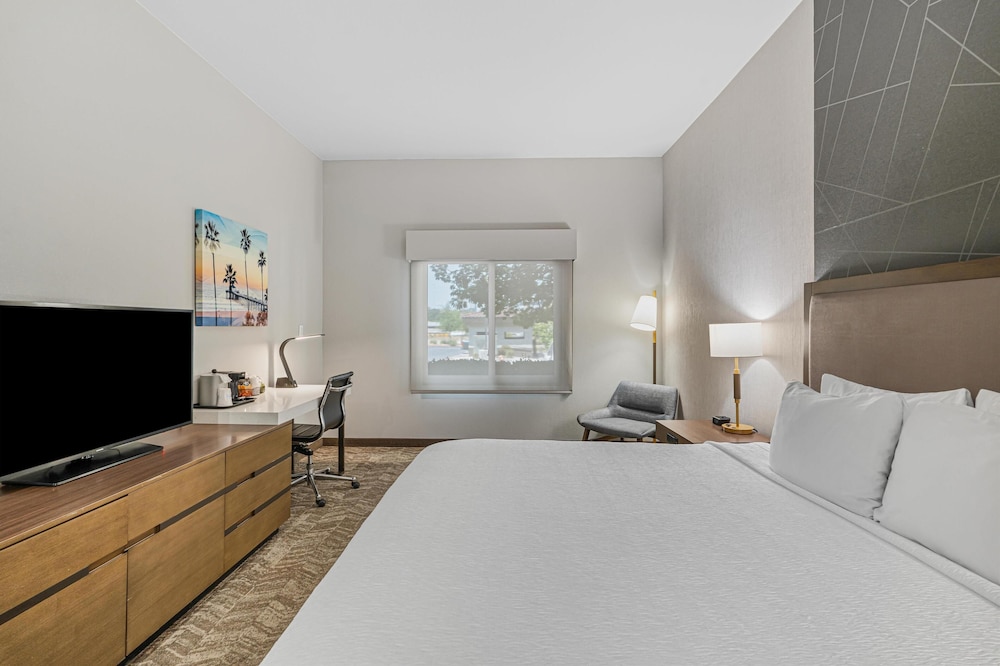 holiday inn express and suites valencia santa clarita