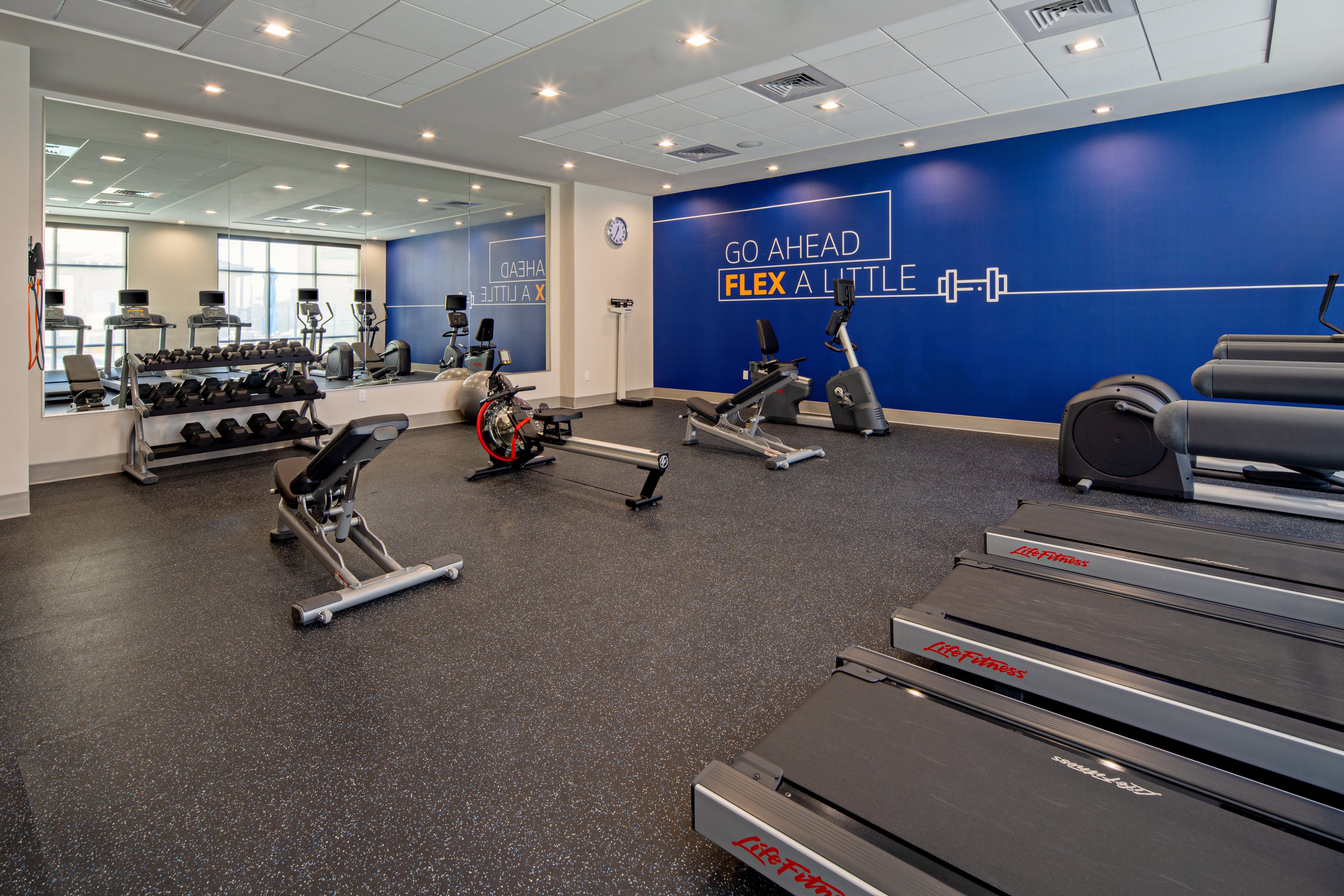 holiday inn express and suites valencia santa clarita