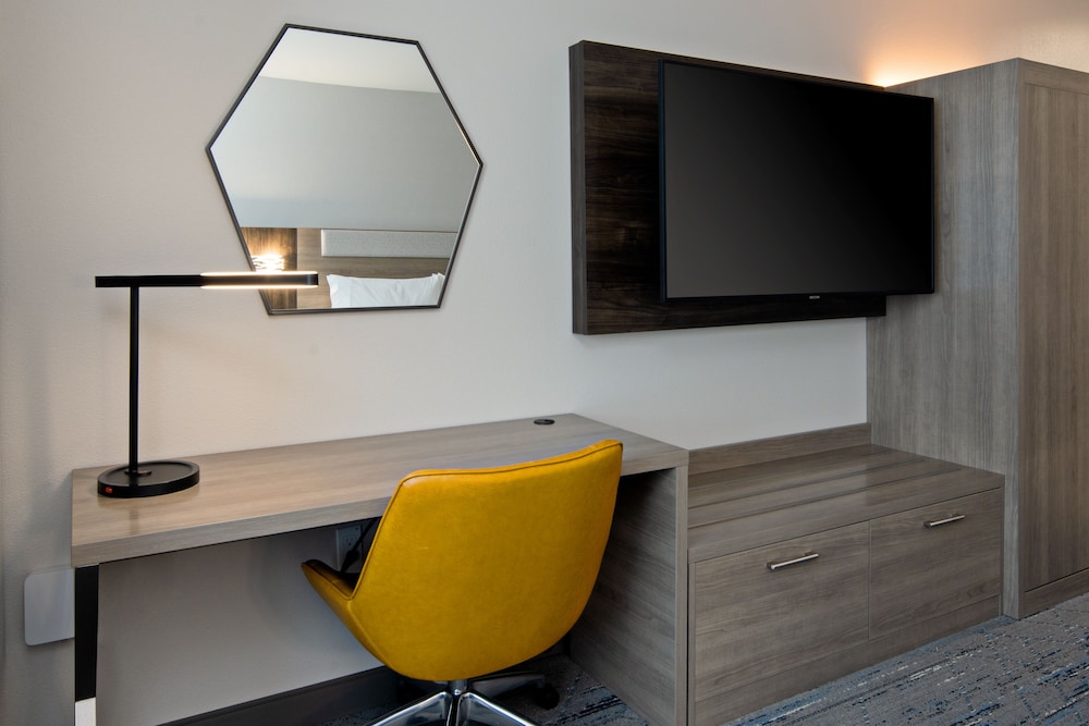 holiday inn express and suites valencia santa clarita