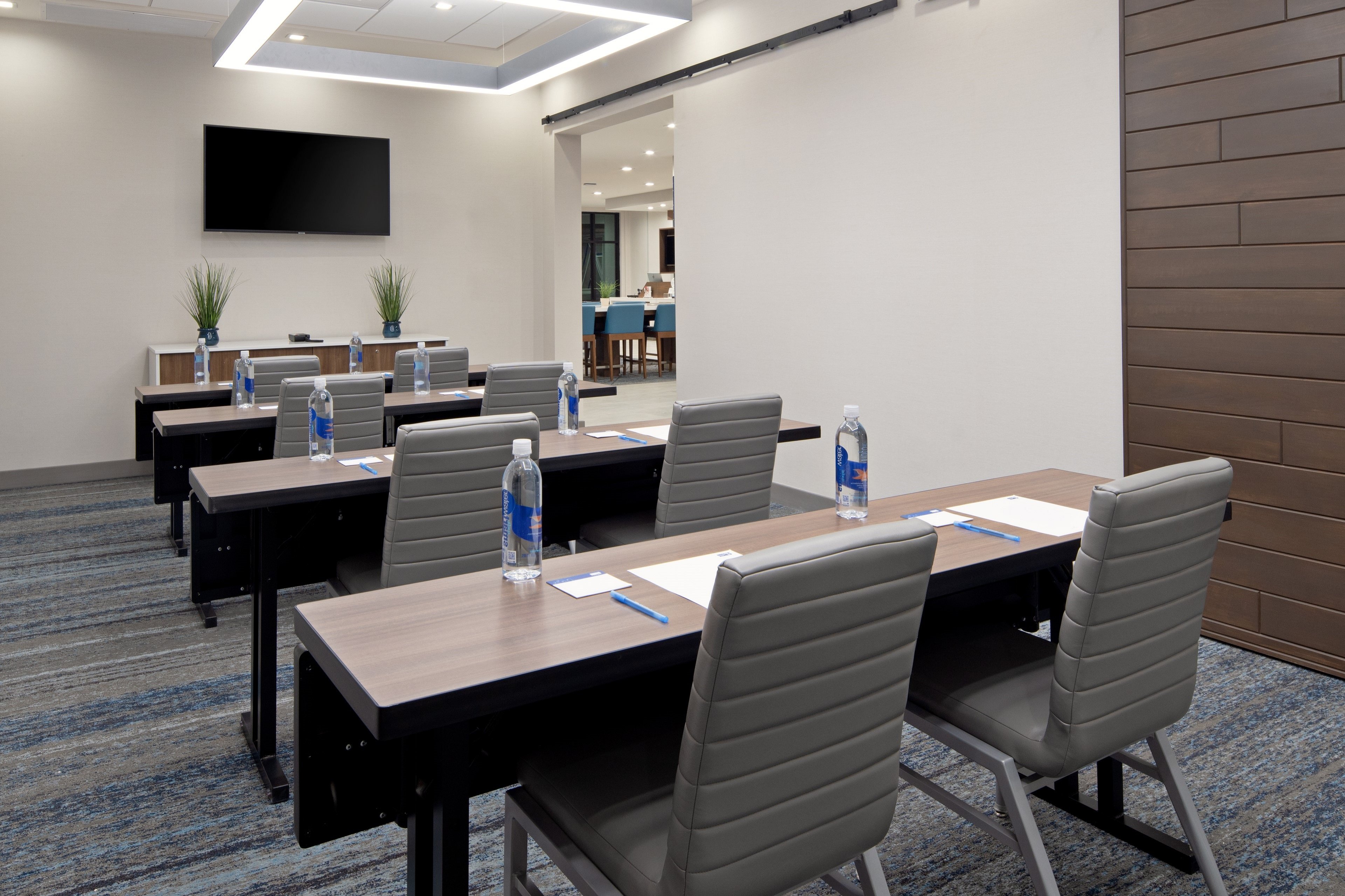 holiday inn express and suites valencia santa clarita