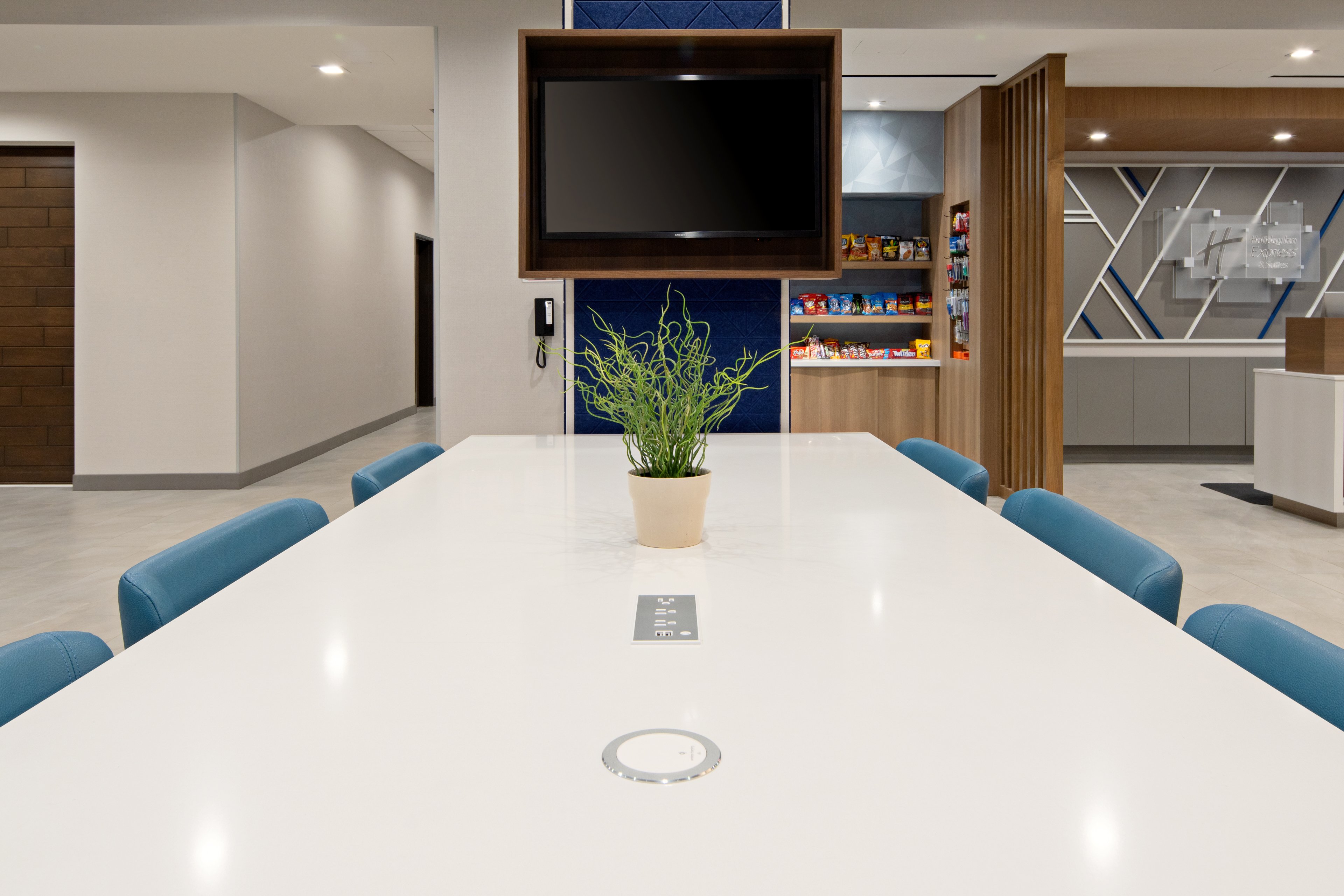 holiday inn express and suites valencia santa clarita