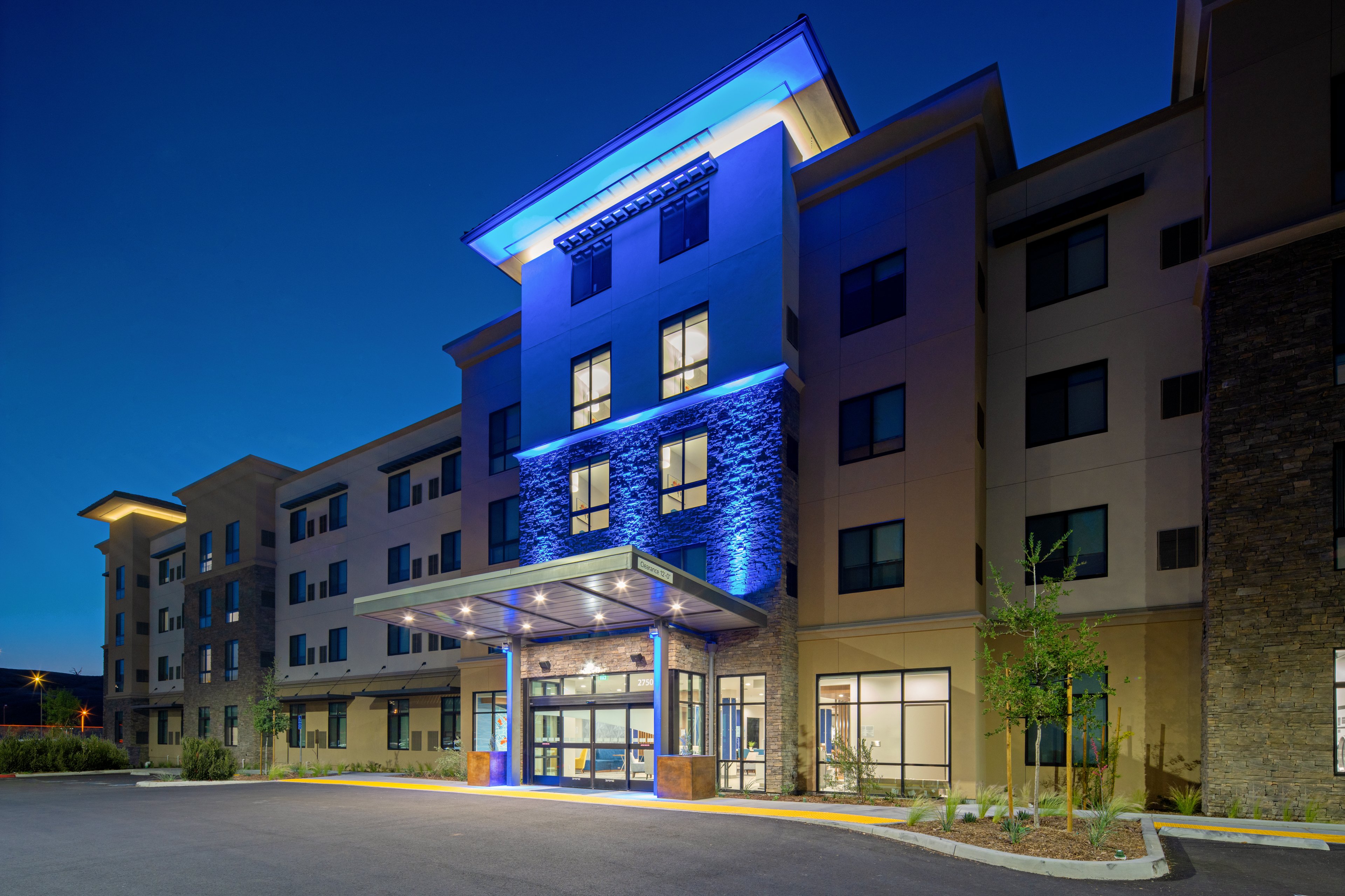 holiday inn express and suites valencia santa clarita
