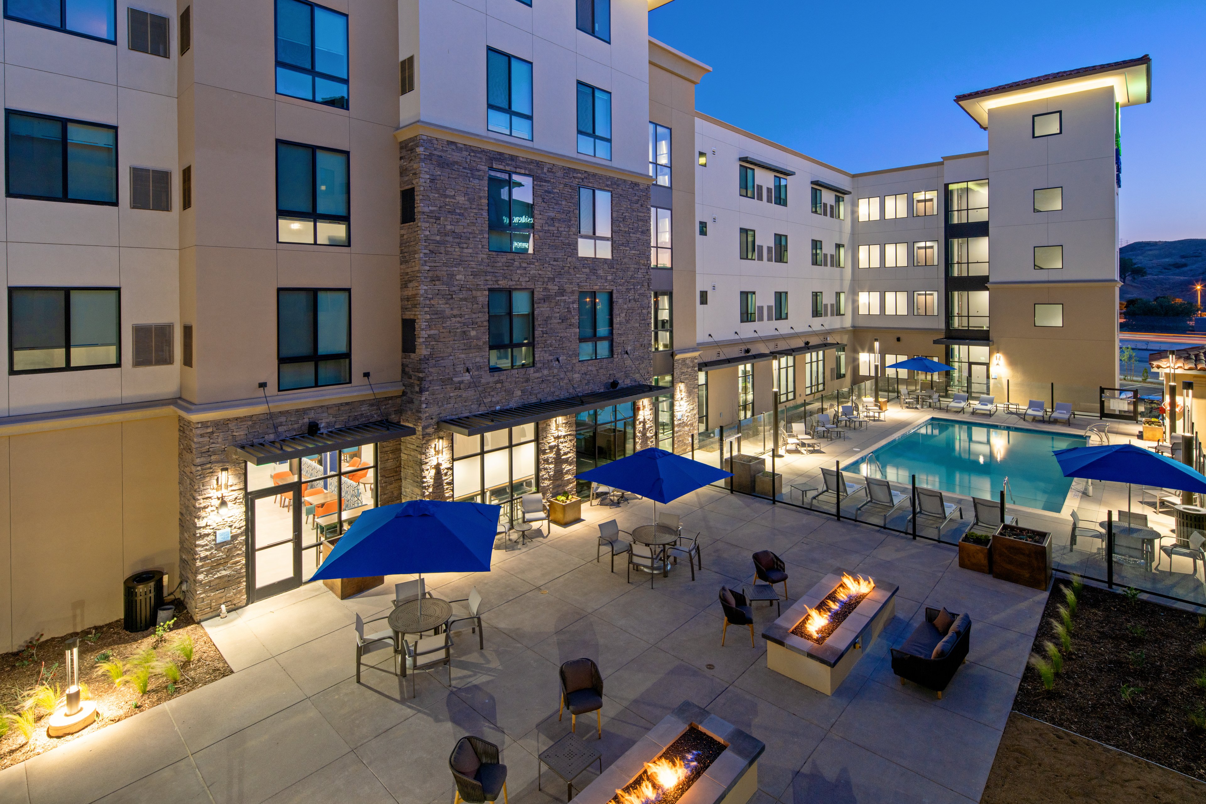 holiday inn express and suites valencia santa clarita