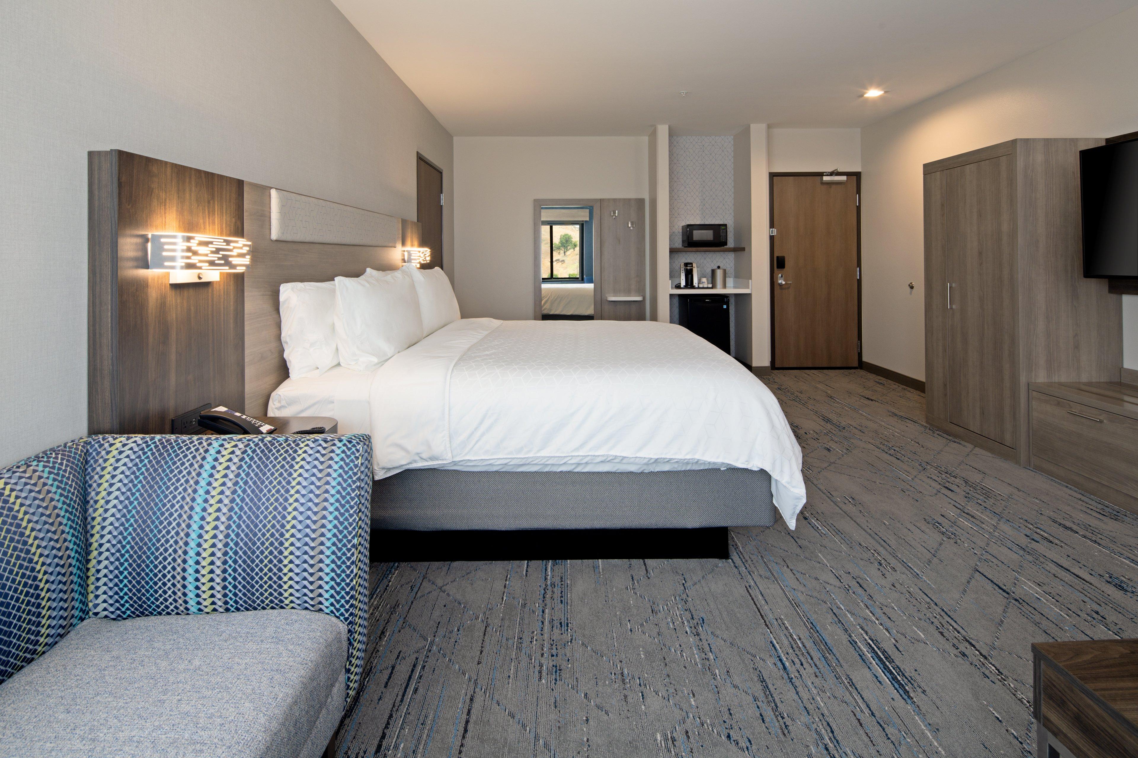 holiday inn express and suites valencia santa clarita