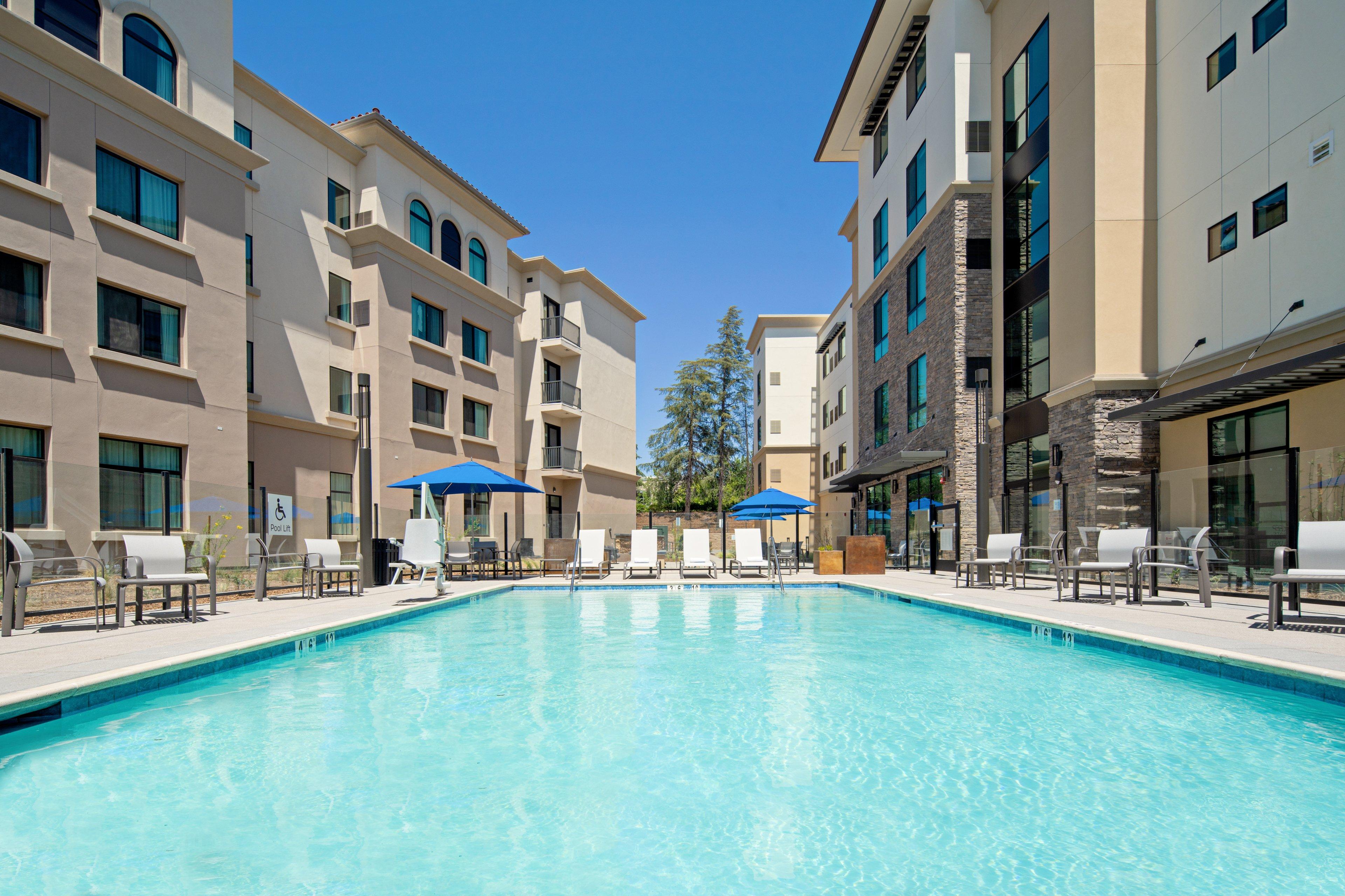 holiday inn express and suites valencia santa clarita