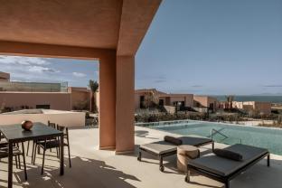 domes novos santorini autograph collection