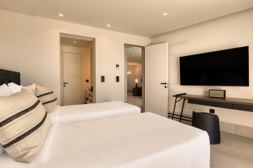 domes novos santorini autograph collection