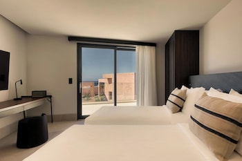 domes novos santorini autograph collection