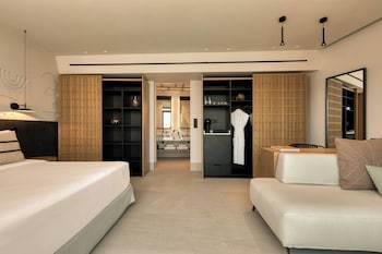 domes novos santorini autograph collection