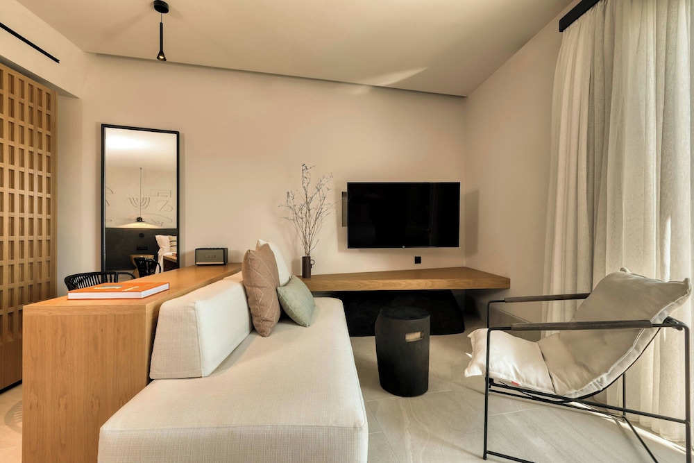 domes novos santorini autograph collection