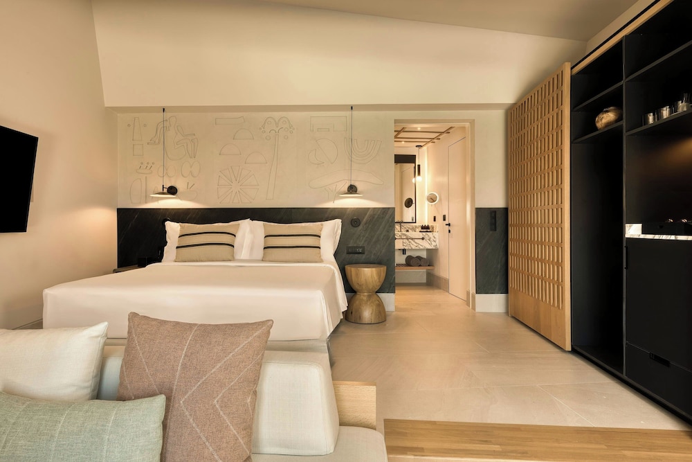 domes novos santorini autograph collection