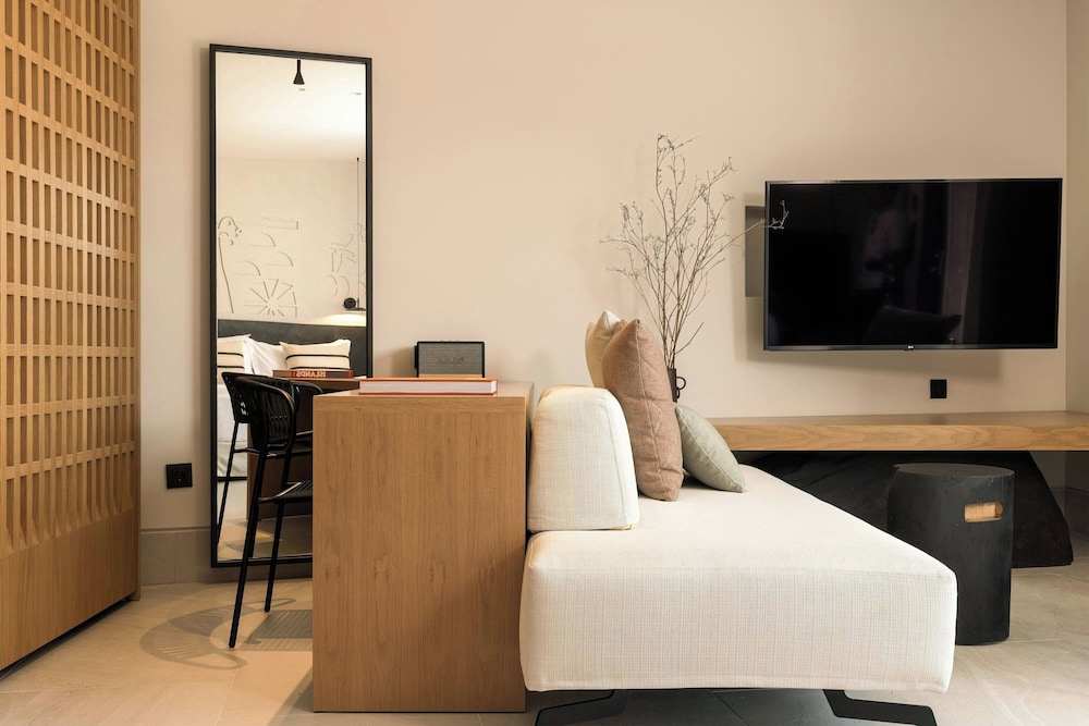 domes novos santorini autograph collection