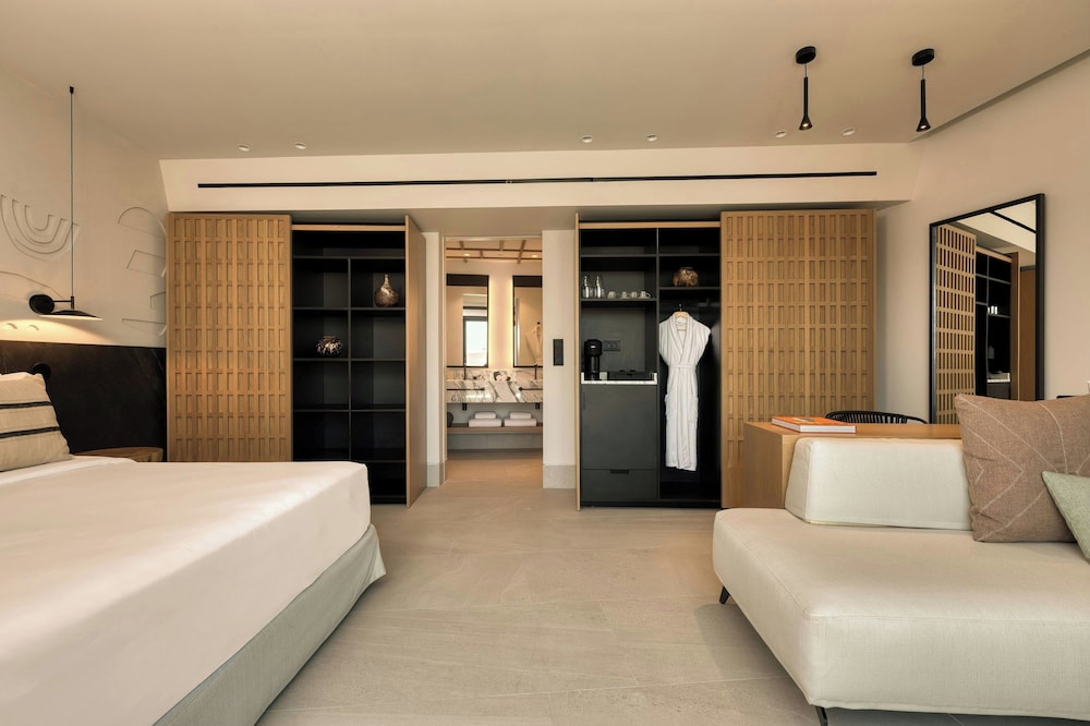 domes novos santorini autograph collection