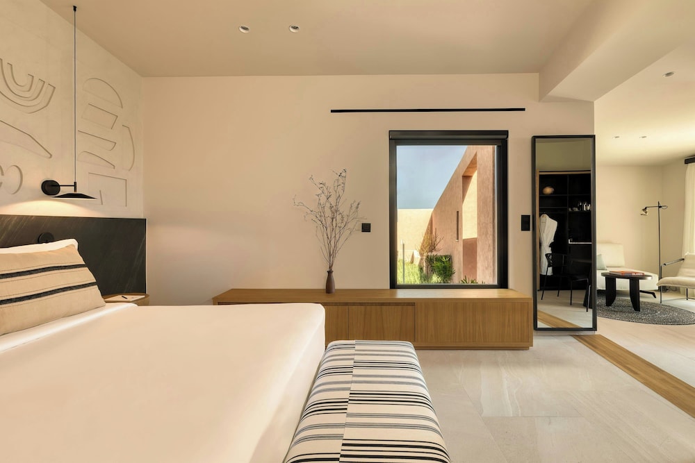 domes novos santorini autograph collection