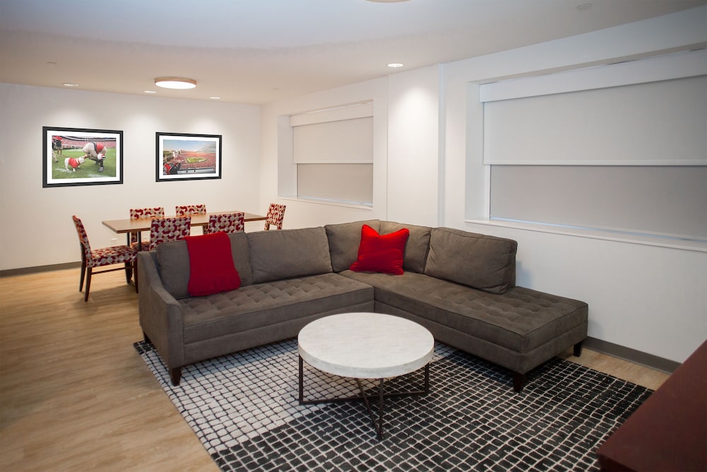 the university of georgia center for continuing education and hotel