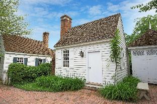 colonial houses an official colonial williamsburg hotel