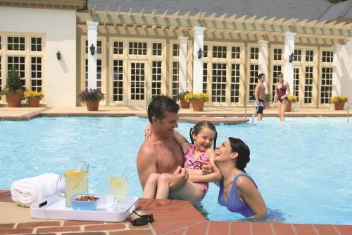 colonial houses an official colonial williamsburg hotel