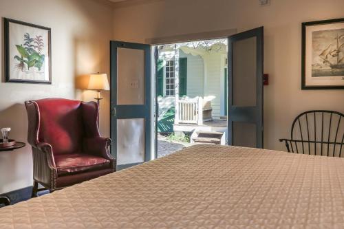 colonial houses an official colonial williamsburg hotel